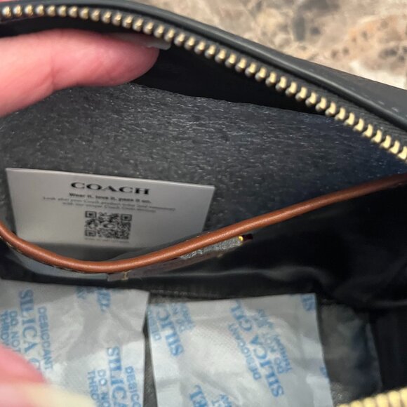 NWT Coach Essential Cosmetic Pouch/Bag/Case in Black Pebble Leather - Picture 14 of 16